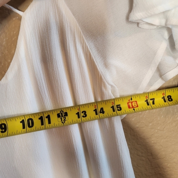 Lulus Womens White Dress Or Tunic Size M. Cold Shoulder. Cottage - Picture 7 of 7